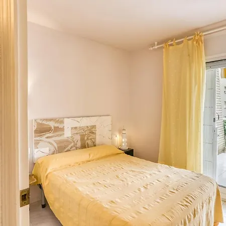 Els Pins Apartment *